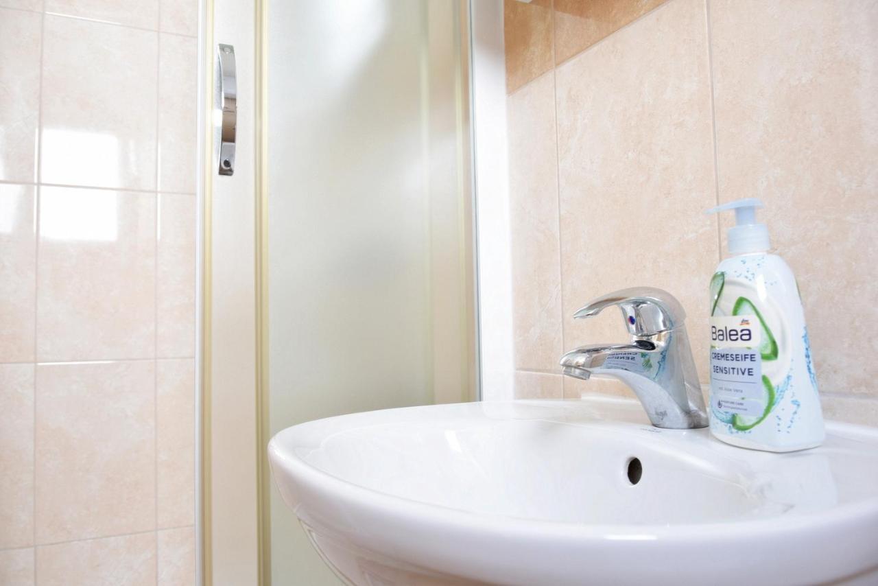 Rooms Vilma Close To Rab City Palit Exterior photo