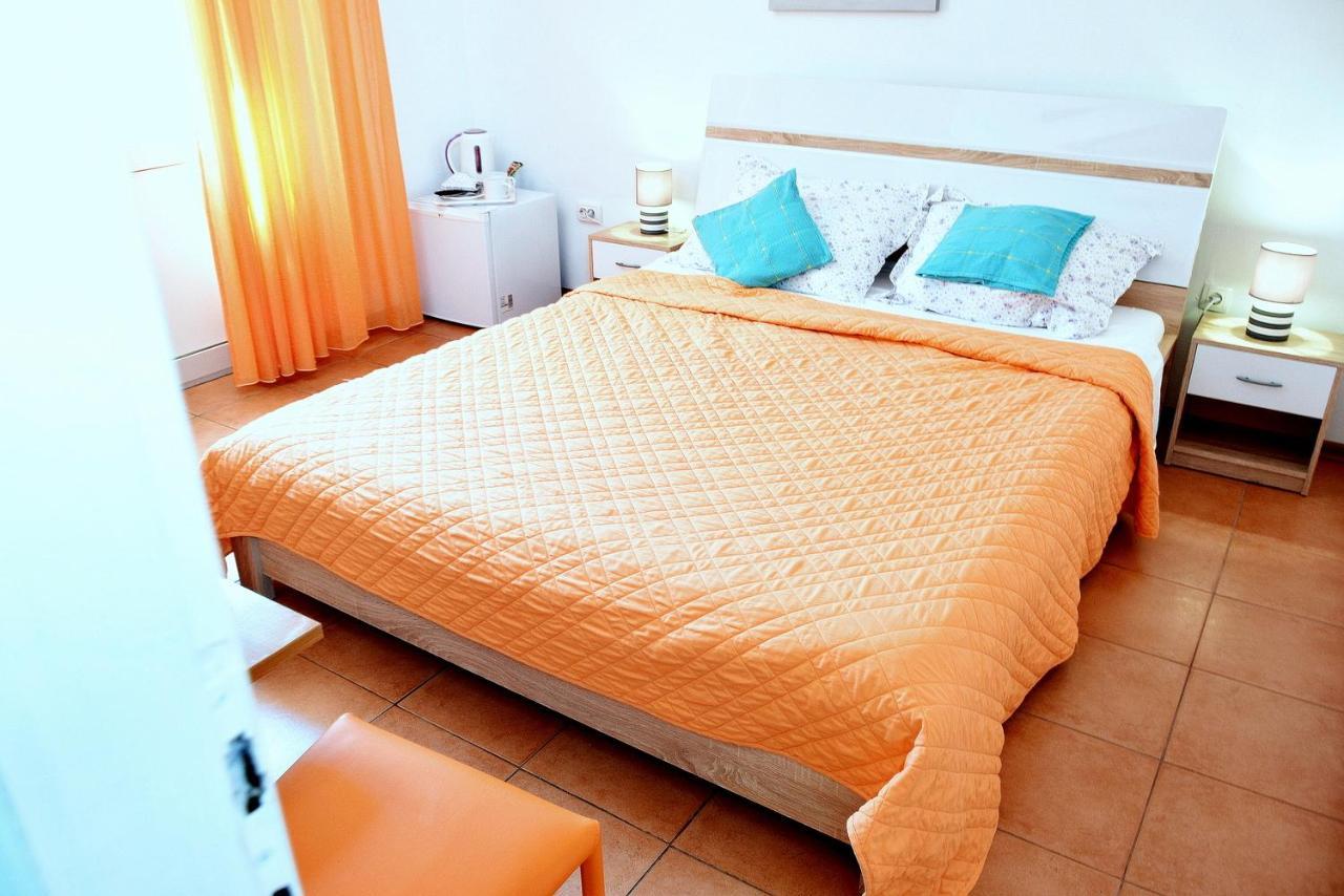 Rooms Vilma Close To Rab City Palit Exterior photo